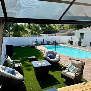 Newly Reno - Backyard Oasis, South Pool , Tampa United States